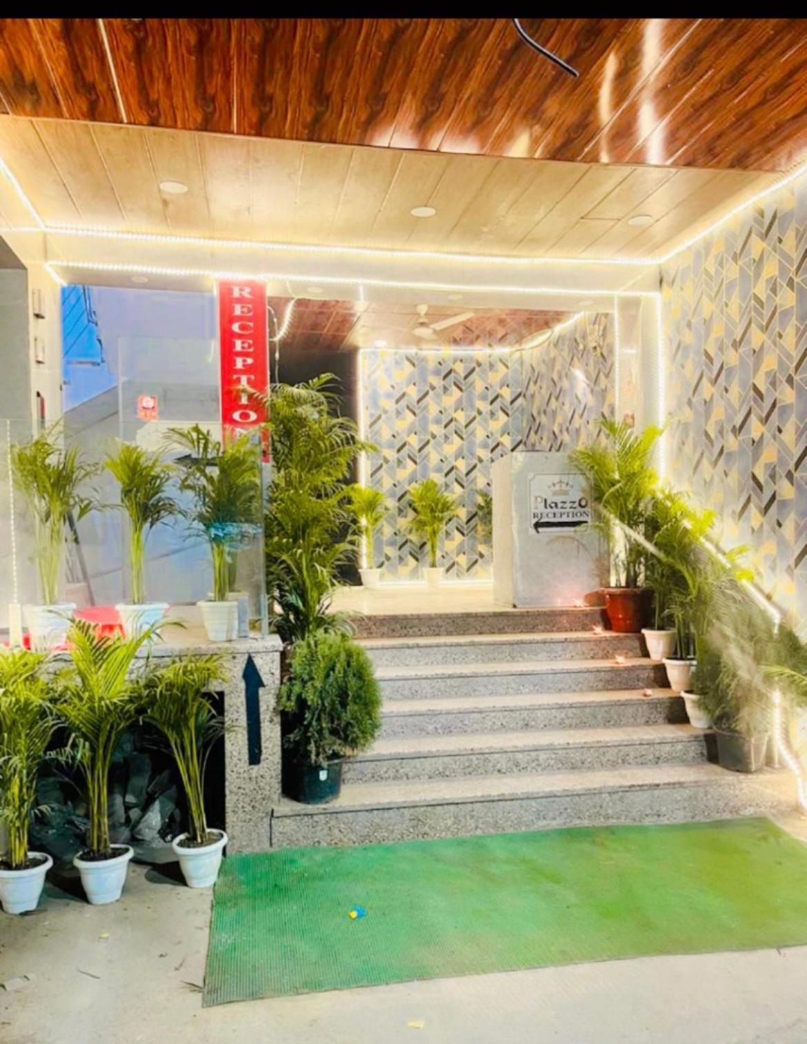 Plazzo Prime Plaza At Delhi Airport Bed & Breakfast Ню Делхи Екстериор снимка