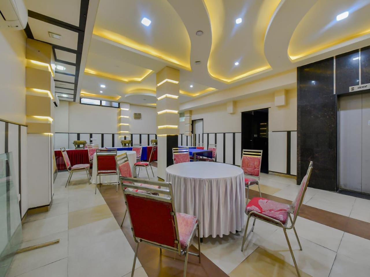 Plazzo Prime Plaza At Delhi Airport Bed & Breakfast Ню Делхи Екстериор снимка