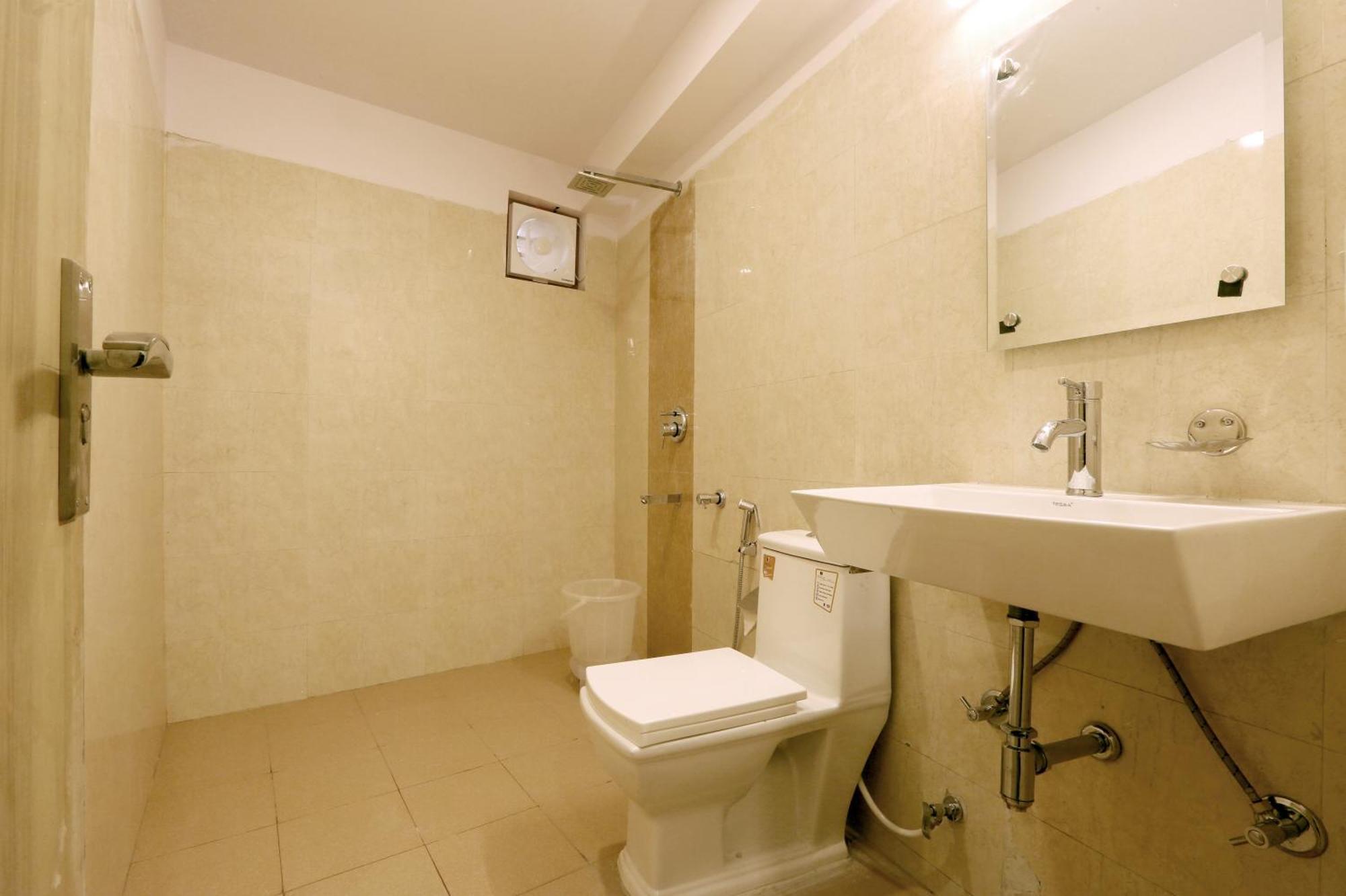 Plazzo Prime Plaza At Delhi Airport Bed & Breakfast Ню Делхи Екстериор снимка