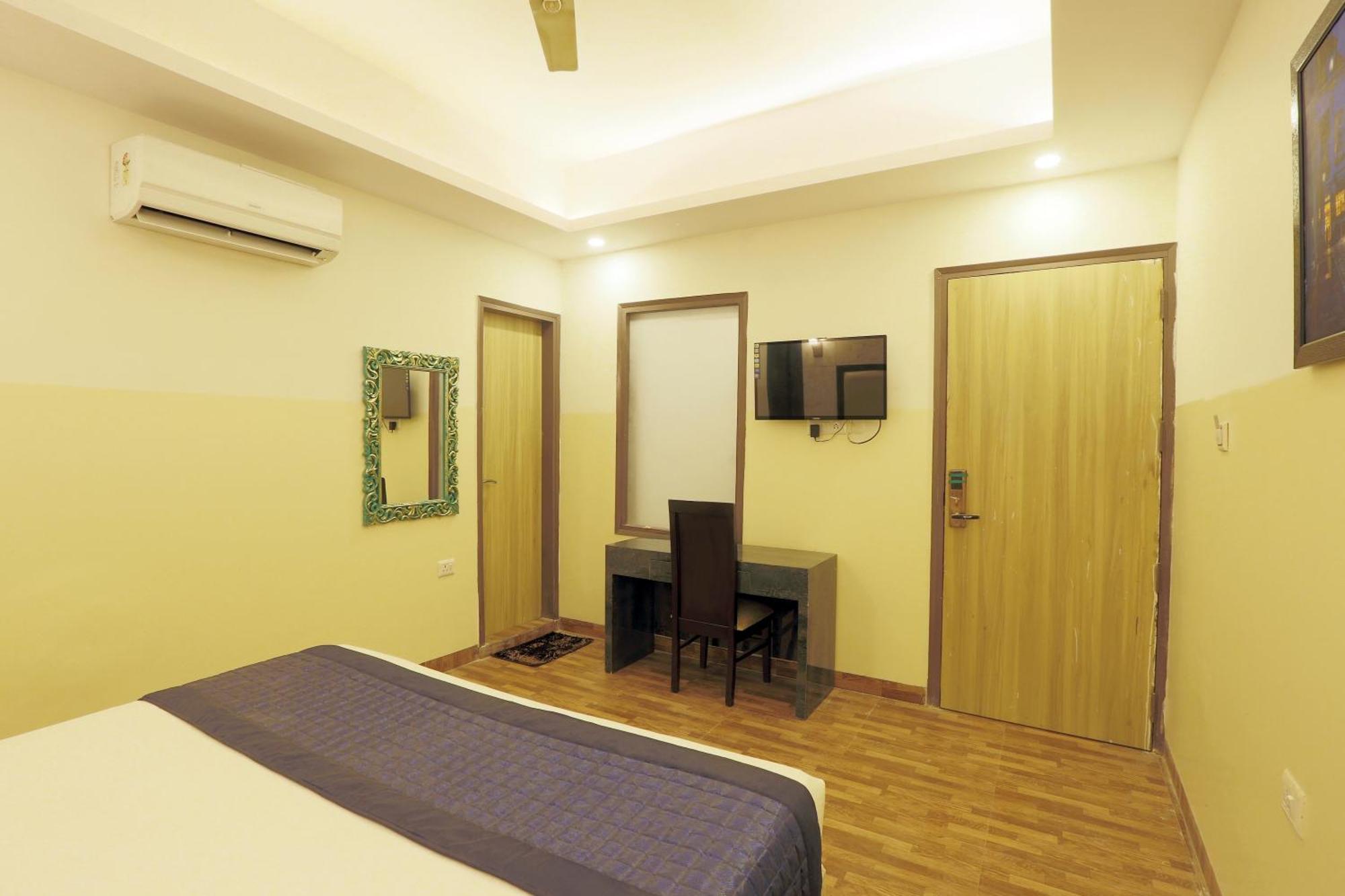 Plazzo Prime Plaza At Delhi Airport Bed & Breakfast Ню Делхи Екстериор снимка