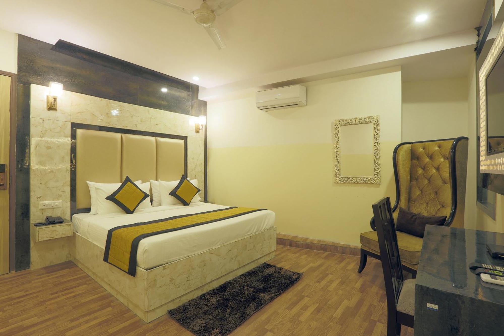 Plazzo Prime Plaza At Delhi Airport Bed & Breakfast Ню Делхи Екстериор снимка