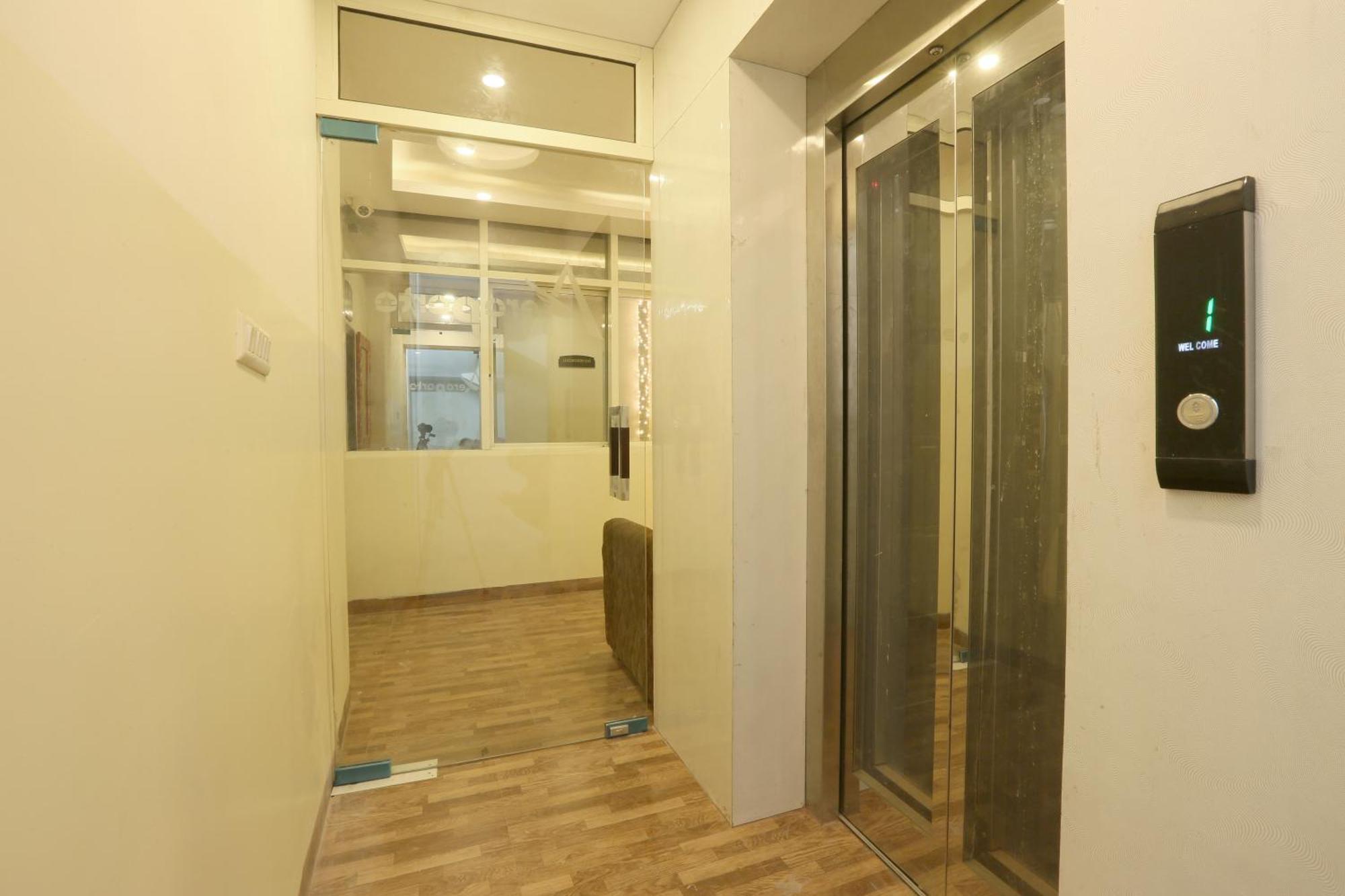 Plazzo Prime Plaza At Delhi Airport Bed & Breakfast Ню Делхи Екстериор снимка