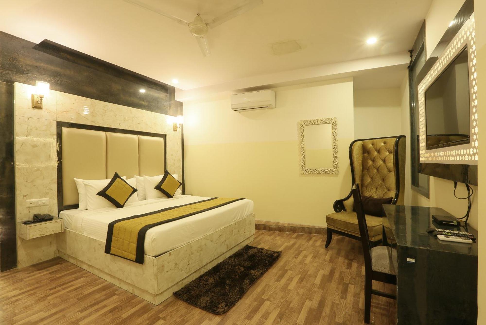 Plazzo Prime Plaza At Delhi Airport Bed & Breakfast Ню Делхи Екстериор снимка