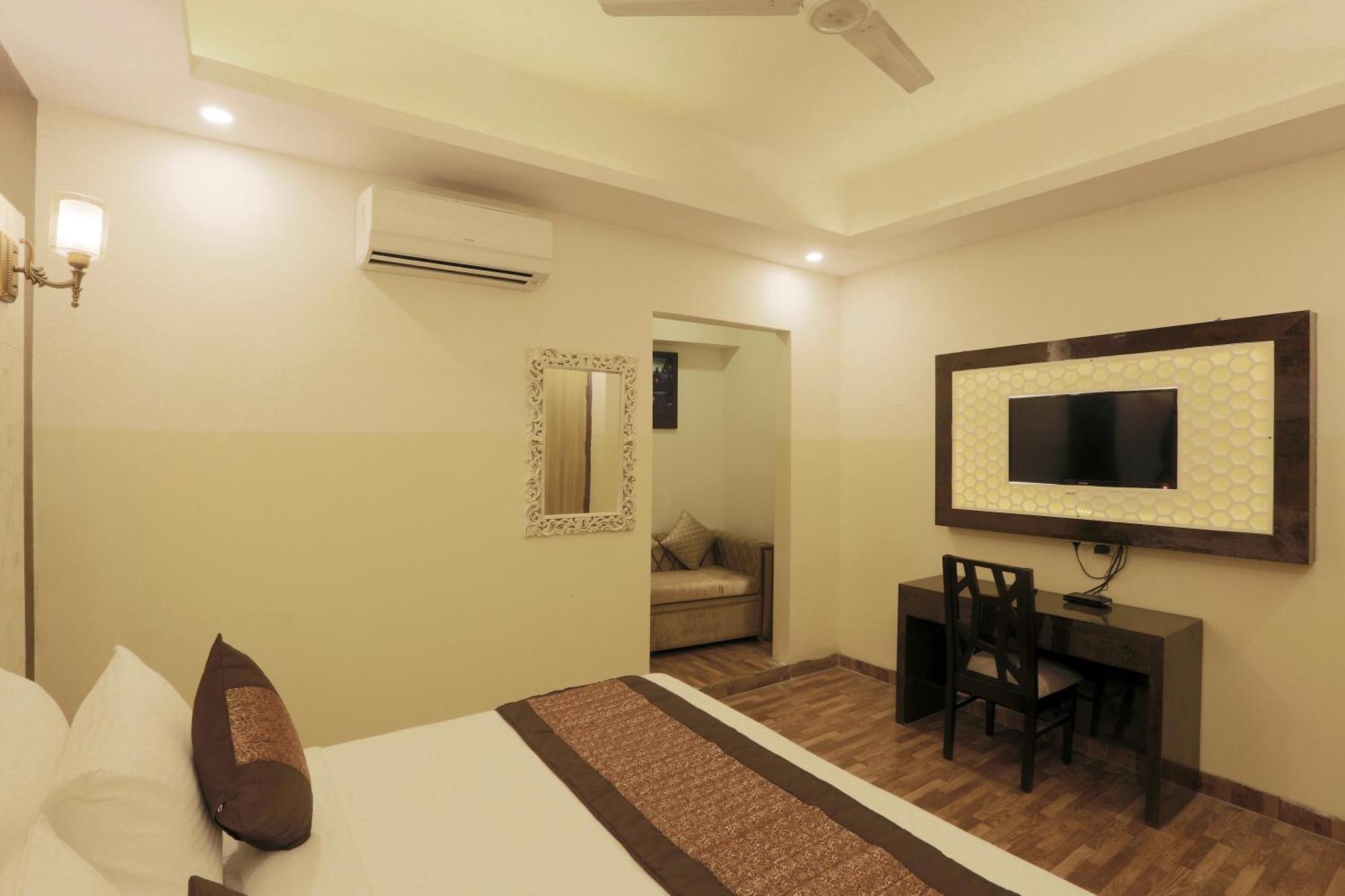 Plazzo Prime Plaza At Delhi Airport Bed & Breakfast Ню Делхи Екстериор снимка