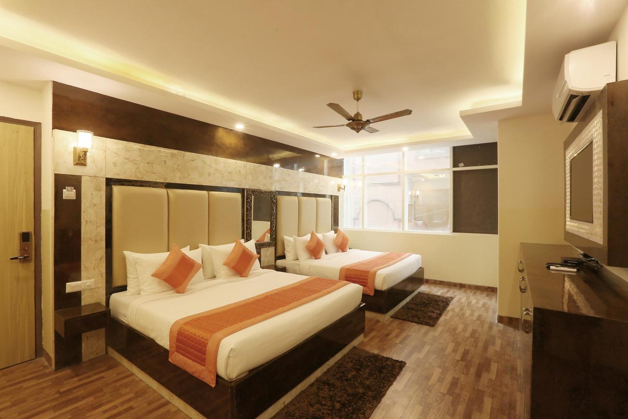 Plazzo Prime Plaza At Delhi Airport Bed & Breakfast Ню Делхи Екстериор снимка