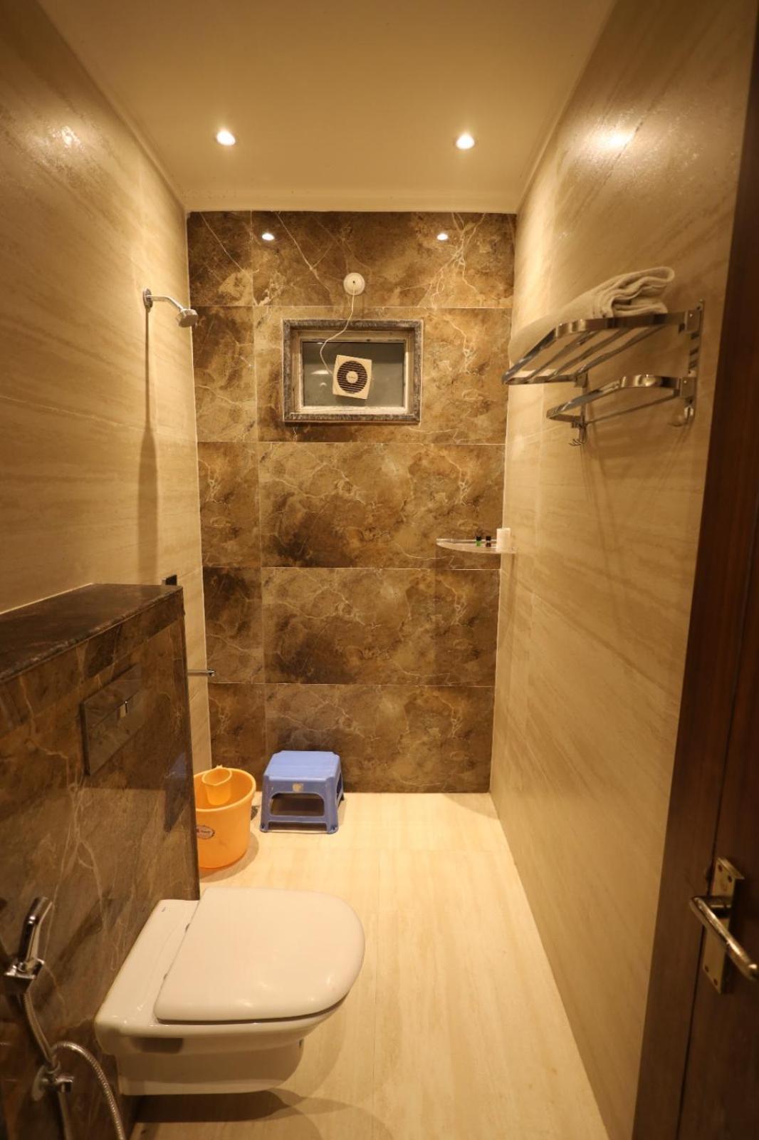 Plazzo Prime Plaza At Delhi Airport Bed & Breakfast Ню Делхи Екстериор снимка