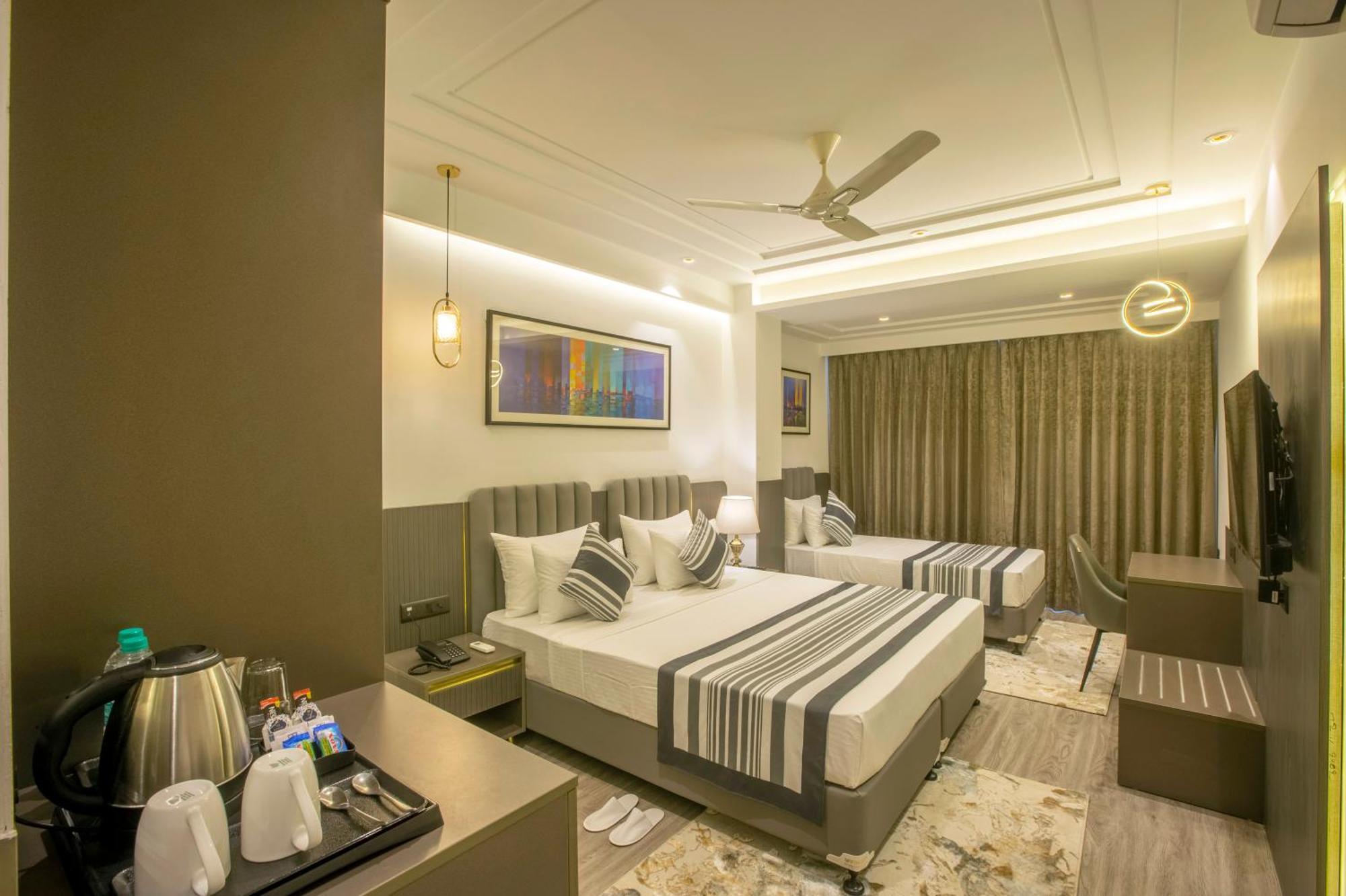 Plazzo Prime Plaza At Delhi Airport Bed & Breakfast Ню Делхи Екстериор снимка